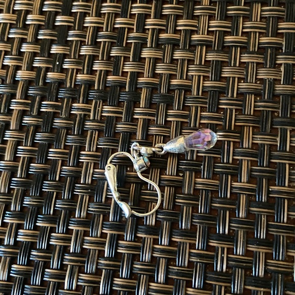 Vintage Swarovski iridescent crystal earring Worn once then puppy ate the other - Picture 4 of 4